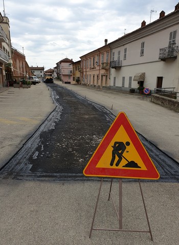 VIABILITA': asfaltatura piazza Vittorio Emanuele II